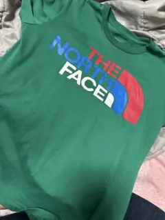 THE NORTH FACE 緑色ロゴTシャツ