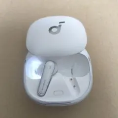 Anker Soundcore Liberty 4　ケース　左耳