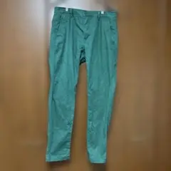 【美品】Levi's 緑色 チノパン