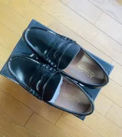 一度のみ着履 ブラック M.calros メンズ ローファー ブラック27cmのサムネイル