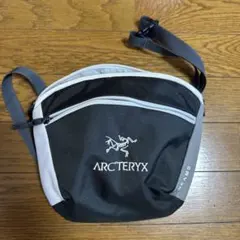 ARC'TERYX BEAMS 別注コラボ サコッシュ グレー - メルカリ