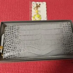 SAZABY 長財布 クロコ型押し ライトブルー/ハンドメイドキーホルダー付きのサムネイル