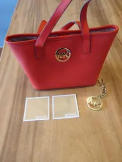 レッド トートバッグ