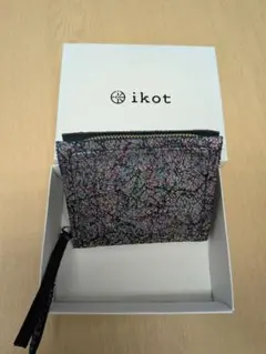 ikot 二つ折り財布 ラウンドファスナー