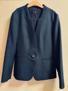 【新品】INDIVI 38 紺色　ツイード風　ノーカラー パンツスーツ上下 新品】INDIVI 38 紺色 ツイード風 ノーカラー パンツスーツ上下