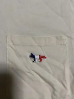 【美品】メゾンキツネクリーム色半袖Tシャツ　Sサイズ綿100%トリコロールキツネのサムネイル