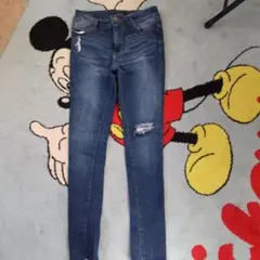 レディース　スキニーデニム 膝ダメージ