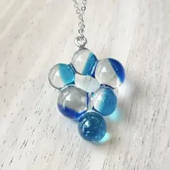 水滴のような蒼のロングネックレス
