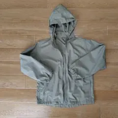 美品　フード付き ライトジャケット カーキのサムネイル