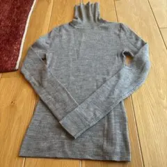 UNIQLO グレー ハイネック リブ編み ニット