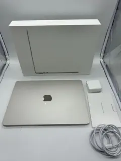 MacBook Air 13.6インチ MC7W4J/A 16GB 256GBのサムネイル