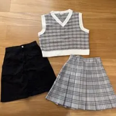 チェック柄ベスト、黒スカート、チェック柄スカートセット