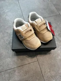 New Balance996ベージュ スニーカー