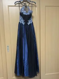 ビーズ刺繍 黒と青のパーティードレス