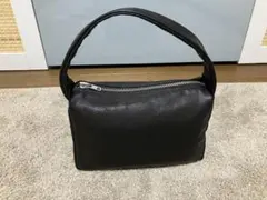 KEESE 黒いレザーハンドバッグ