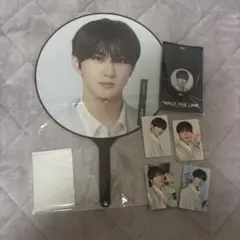 s*様 ジョンウォン WALK THE LINE うちわ 缶バッジキーリング ト