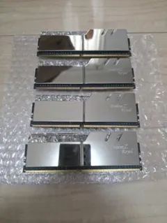 G.SKILL Trident Z Royal DDR4 メモリ 32GBのサムネイル