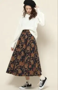 美品！PAGEBOY ペイズリー柄スカート