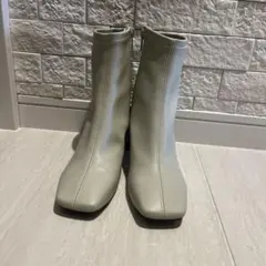 アイボリーサイドファスナー ショートブーツ