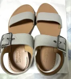 値下げ☆新品未使用　HIROFU グレー サンダルのサムネイル