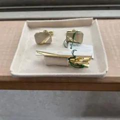 ゴールド ネクタイピンとカフスセット(2商品)