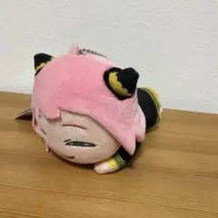 スパイファミリー　アーニャ　寝そべりぬいぐるみキーホルダー