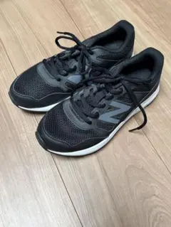 新品未使用　New Balance 570 キッズスニーカー ブラック