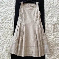 デイジーリンフォクシー　リネングラシア　リネン100% ロゴプレート　プリーツ