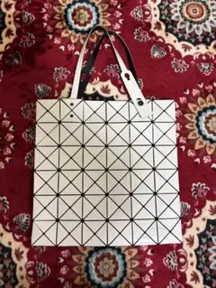 BAO BAO ISSEY MIYAKE トートバッグ ホワイトのサムネイル