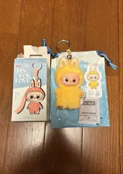 ポップマート　ラブブ　アルファベットぬいぐるみペンダント　P