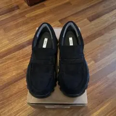 黒 スエード ローファー 厚底
