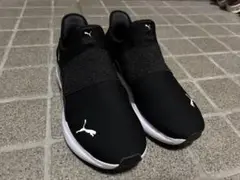 PUMA SOFTRIDE ブラックスニーカー　25.0cm