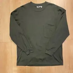 ユニクロU カーキ ￼Mサイズ長袖カットソー