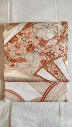 ホワイトベージュ地に吉祥文様の刺繍袋帯 波 扇面 オレンジ ゴールド