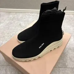 MIU MIU ソックススニーカー　ブーツ　ブラックのサムネイル