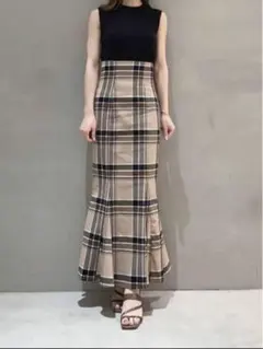 SNIDEL ハイウエストタイトヘムフレアチェックスカート