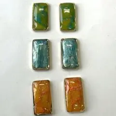 5697 グリーンとブルー、イエローのマーブルピアス