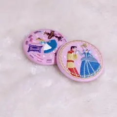 ディズニー 刺繍 缶バッジ シンデレラ 不思議の国のアリス