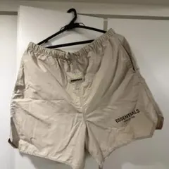 エッセンシャルズ　ハーフパンツのサムネイル