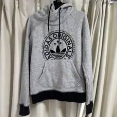 アディダス　オリジナルス　XS パーカー