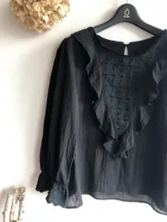 ナノユニバース フリルトップスのサムネイル