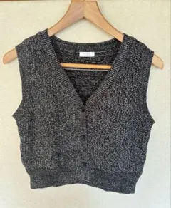 LOWRYS FARM コットンニットベスト ショート丈 Vネック 美品✨