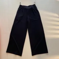 UNIQLO クレープジャージーストレートパンツ ブラック