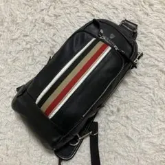 クレストブリッジ ボディバッグ クロスボディ レザー ブラックトリコロール