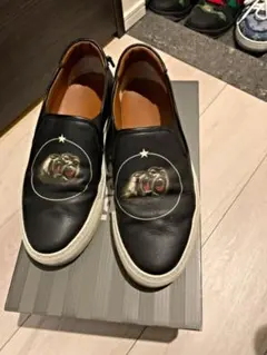 GIVENCHYのサムネイル