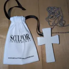 SCULPTORクロスネックレス ファー素材 SCULPTORクロスネックレス ファー素材 - メルカリ