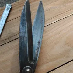 越前枝切り鋏　越前鍛冶紋次郎　中古 越前枝切り鋏 越前鍛冶紋次郎 中古 - メルカリ