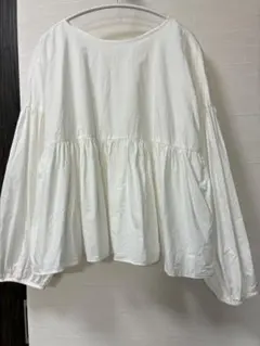 リボン付きブラウス