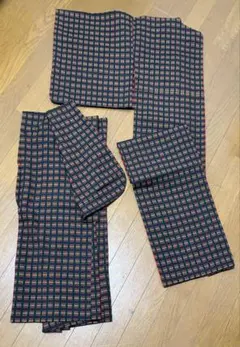 【レトロ可愛い】格子柄 着物 ウール 黒地 赤 黄 チェック柄 リメイクにも