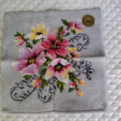 新品・未使用　FEILER フェイラー タオルハンカチ 花柄のサムネイル